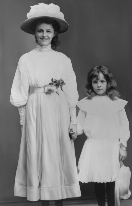 Constance Penelope and Maud Wilhelmina Ambler, Suva c.1906